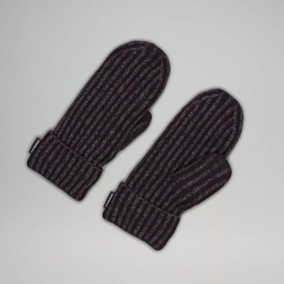 Lululemon fleece lined mittens - Picture 2 of 3